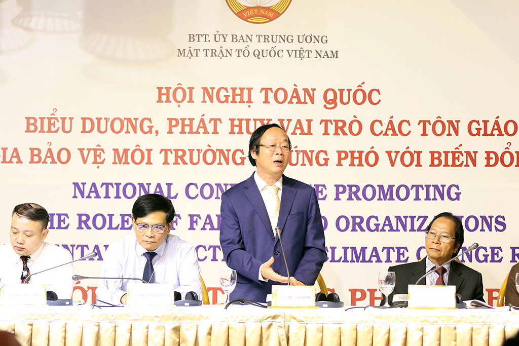 TTrNhan Hoithao2
