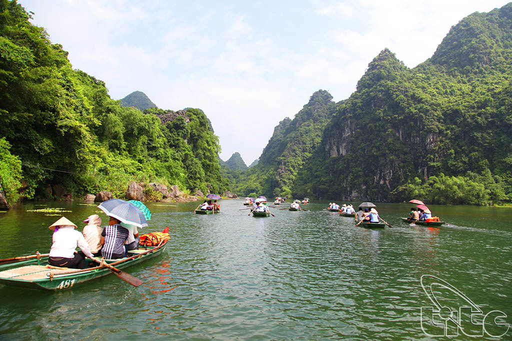 Tham quan Tràng An - Hành cung Vũ Lâm - phim trường Kong: Đảo đầu lâu